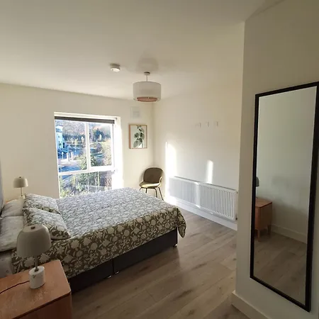 Гостевой дом Modern Ensuite King Bedroom In Сандифорд